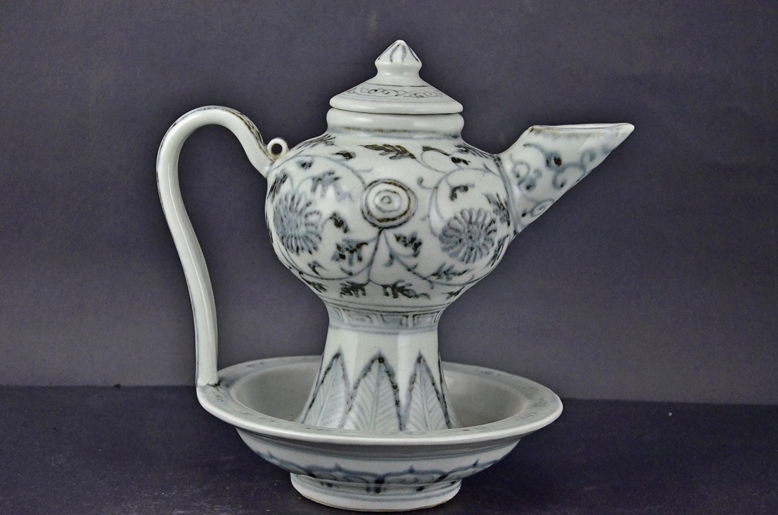  Unique Blue White Ewer and Cover, Early Ming dynasty