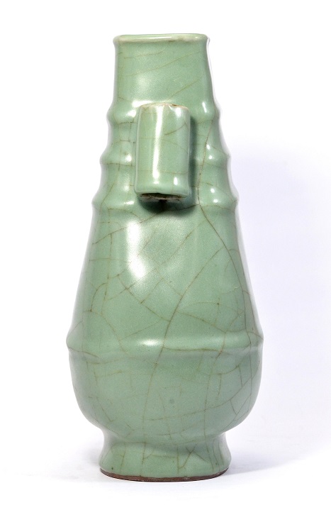Longquan vase 