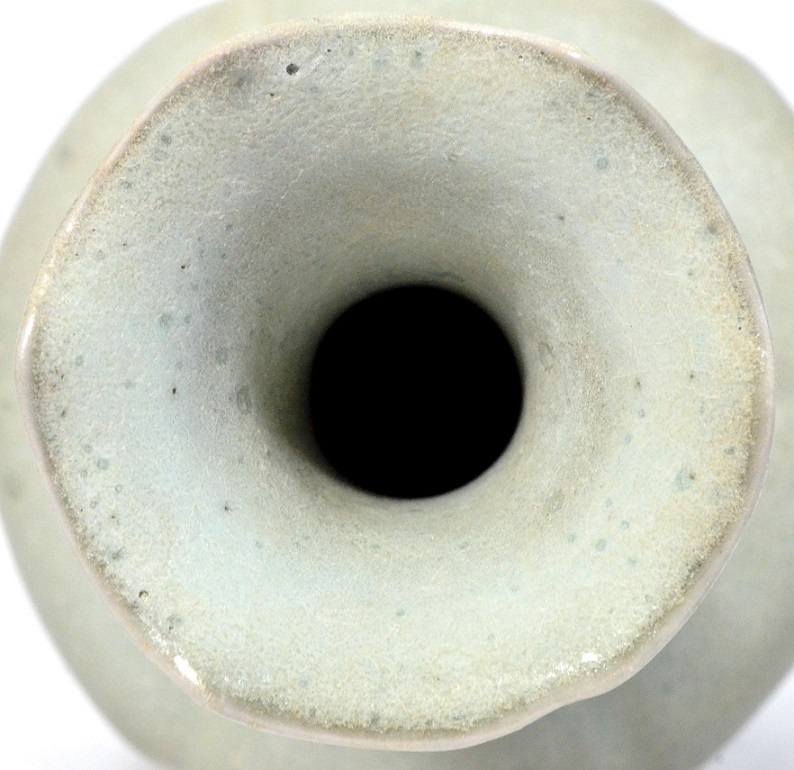 A Rare White Vase, Song Dynasty