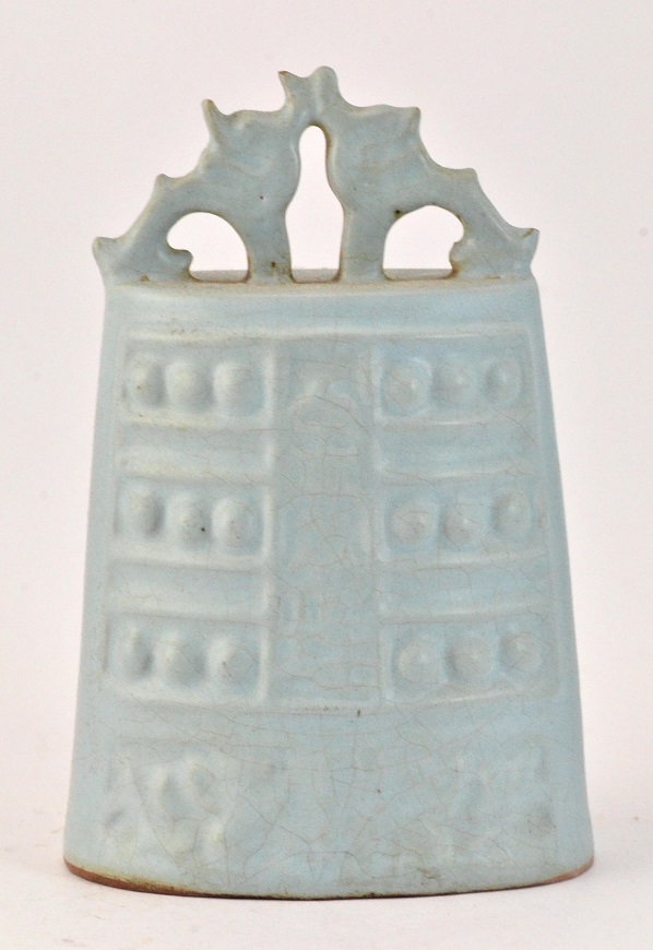 Guan Ware Dragon Bell Shape, Song Dynasty