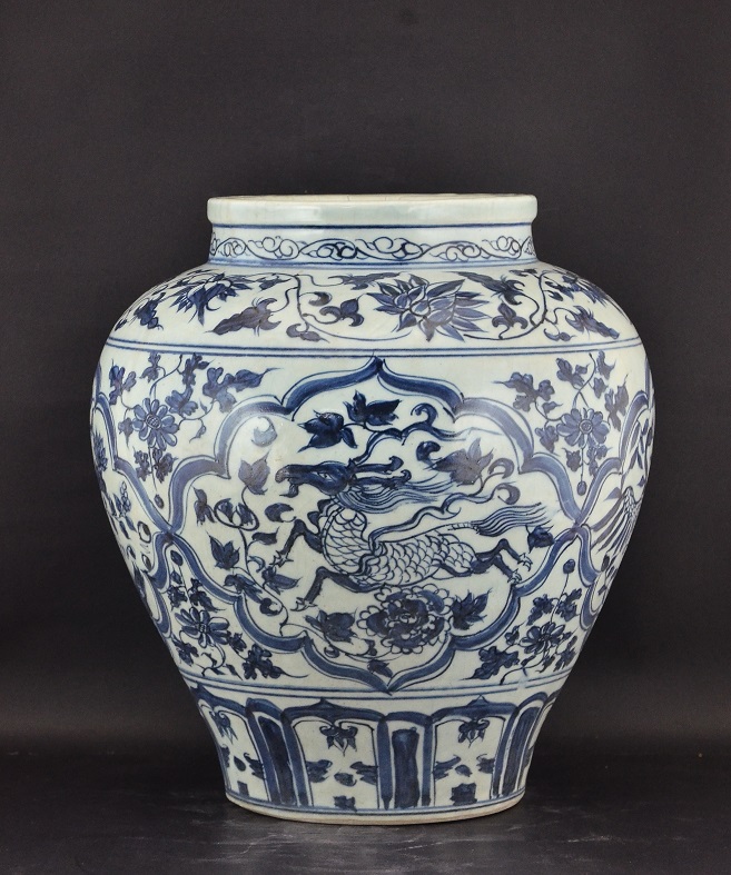Blue and white jar, Ming Dynasty